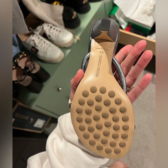 NEW bottega Veneta silver knot sandal - Picture 7 of 12